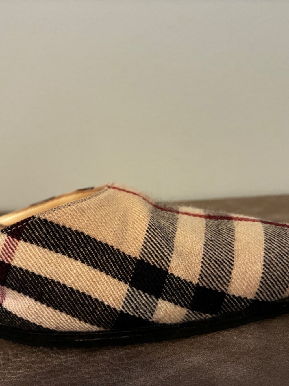 Burberry London Nova sling back kitten heel pumps. - Picture 10 of 14